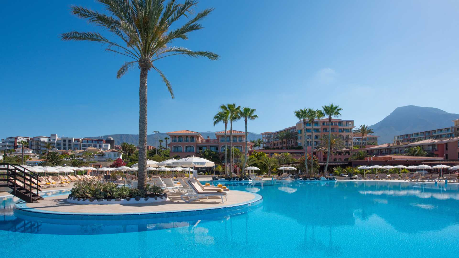 Коста адехе. Коста Адехе Тенерифе. Costa Adeje Tenerife. Iberostar selection Канары. Тенерифе Дюк Иберостар.